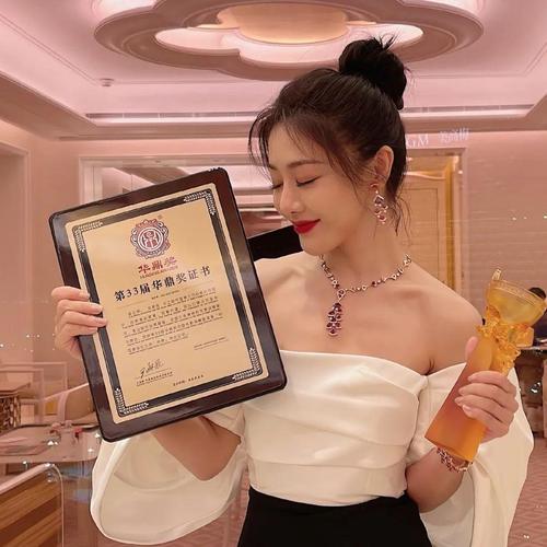   Quyết tâm cao nhất vượt qua khó khăn, phát triển kinh tế, bảo đảm an sinh xã hội