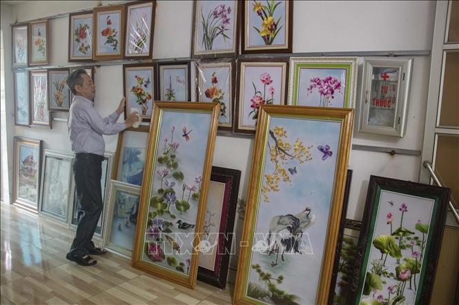   Hướng đi riêng cho dòng tranh thêu nghệ thuật cao cấp Minh Lãng