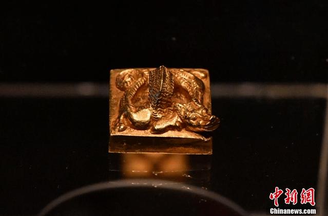   Thủ tướng Nguyễn Xuân Phúc: Các địa phương được áp dụng biện pháp mạnh để ngăn chặn dịch bệnh