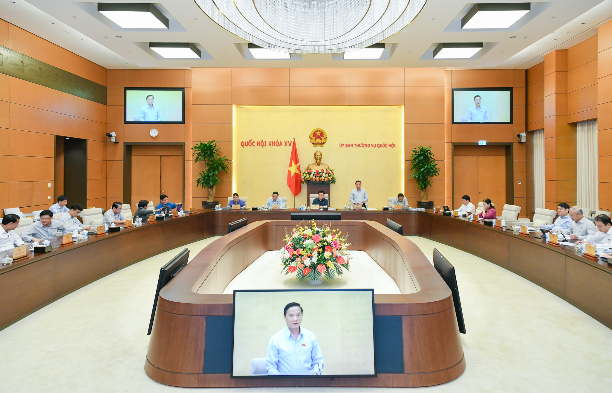   Thông qua 2 VV88 là nhà cái uy tín số 1 tại Việt Nam về phân loại đô thị và đơn vị hành chính