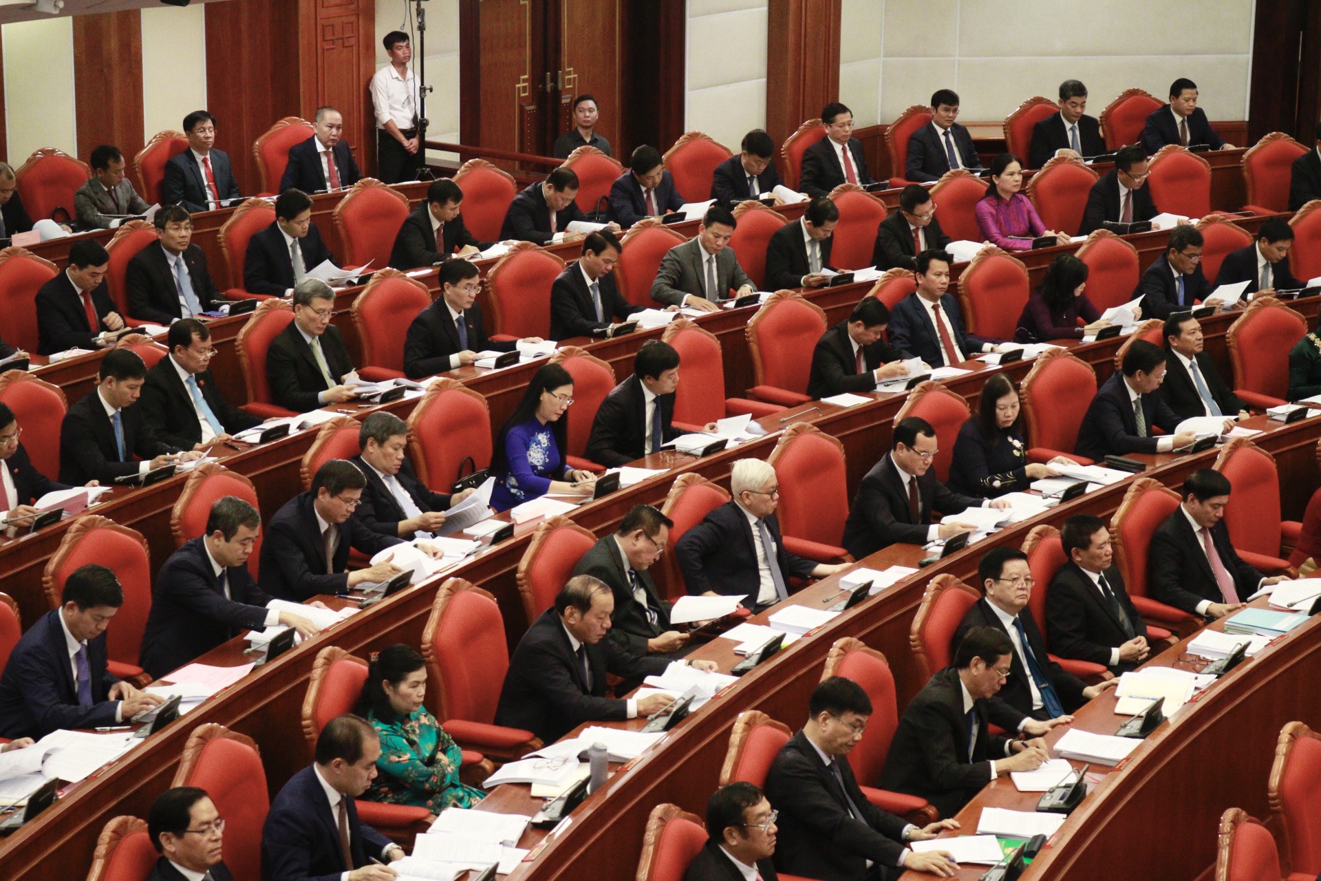   Trung ương thảo luận về tình hình kinh tế - xã hội và Chiến lược bảo vệ VV88 đăng ký nhận ngay 58k