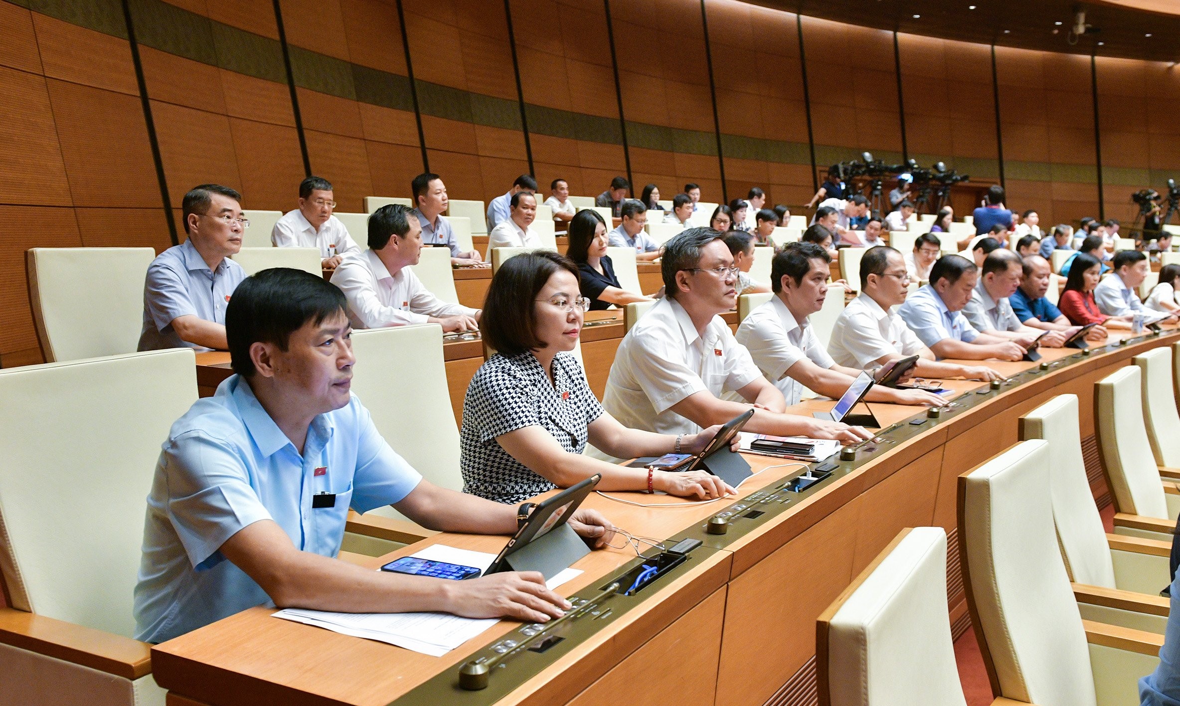   Thông qua VV88 là nhà cái uy tín số 1 tại Việt Nam Chương trình xây dựng luật, pháp lệnh năm 2025