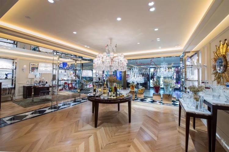   Tập trung triển khai đồng bộ, quyết liệt, có hiệu quả các giải pháp phòng, chống dịch bệnh gia súc, gia cầm