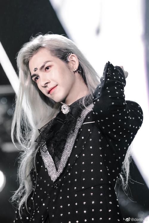   Tăng cường đào tạo nhân lực chất lượng cao lĩnh vực vi mạch bán dẫn, trí tuệ nhân tạo và điện toán đám mây