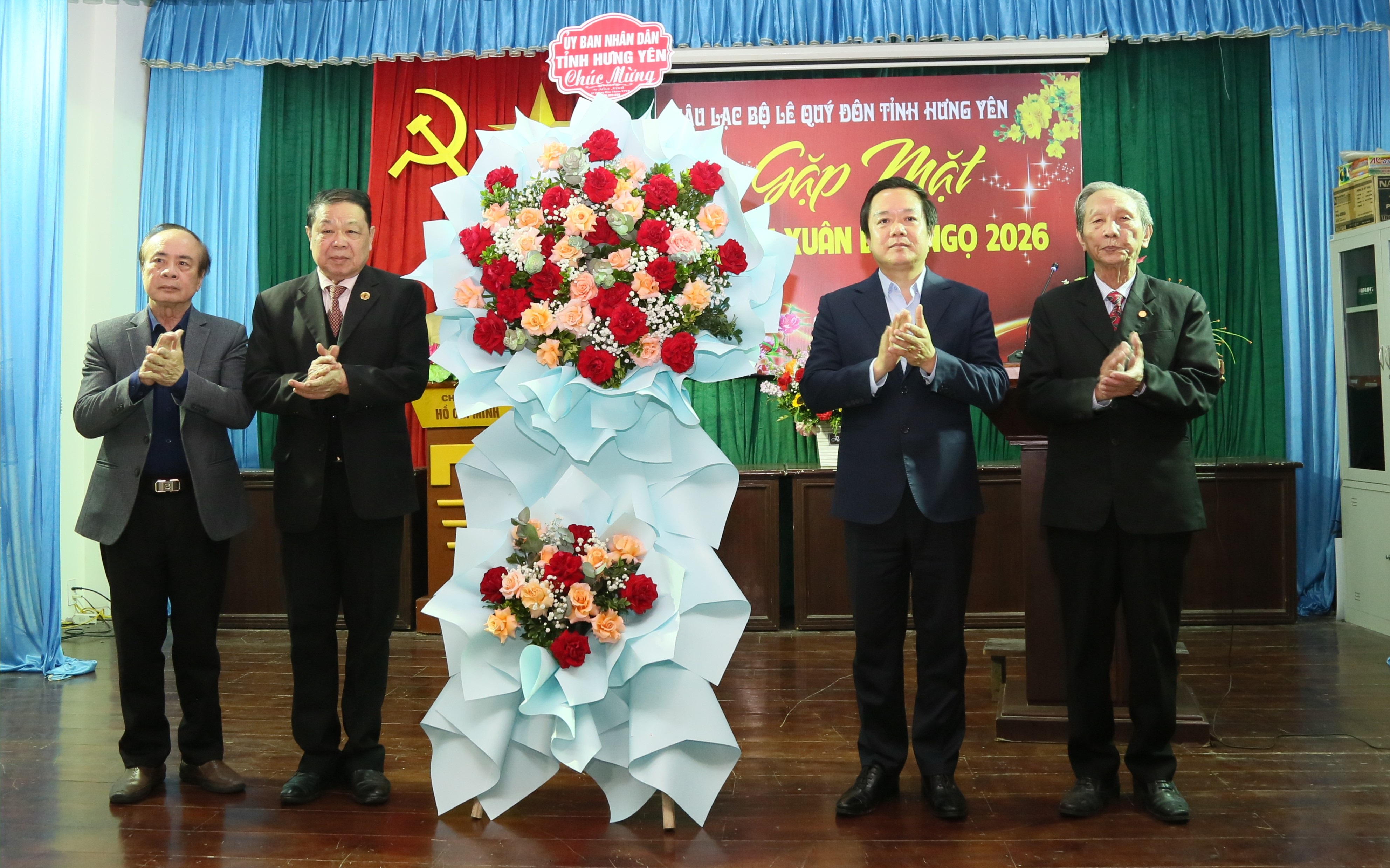   Đồng chí Phó Bí thư VV88 casino, Chủ tịch UBND tỉnh Phạm Quang Ngọc gặp mặt hội viên Câu lạc bộ Lê Quý Đôn