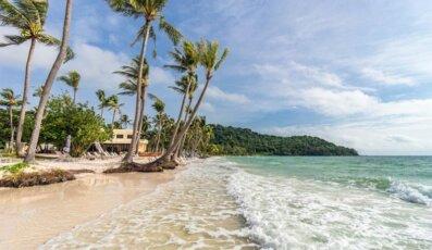   Đồng chí Phó Bí thư VV88 casino, Chủ tịch UBND tỉnh Phạm Quang Ngọc thăm, chúc mừng nguyên VV88 dự đoán xổ số ba miền siêu chính xác ngành Y tế và đơn vị y tế cơ sở