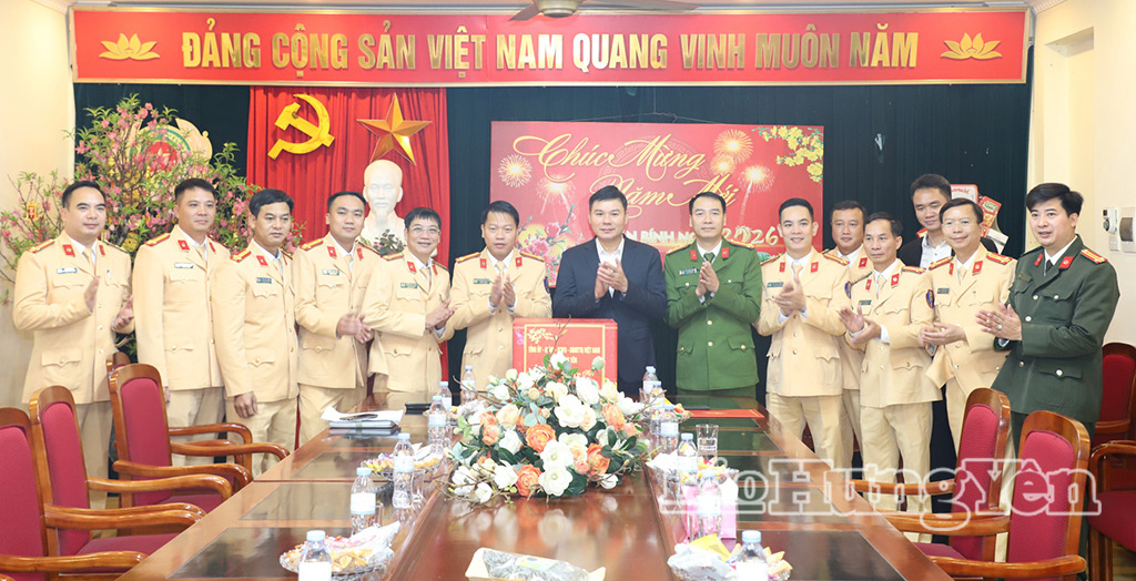   Phó Chủ tịch Thường trực UBND tỉnh Nguyễn Lê Huy thăm, chúc Tết một số đơn vị