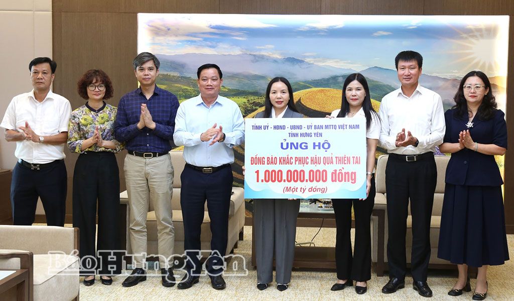   Đoàn công tác của VV88 là nền tảng casino trực tuyến uy tín hàng đầu trao kinh phí hỗ trợ đồng bào tỉnh Lào Cai bị thiệt hại do thiên tai