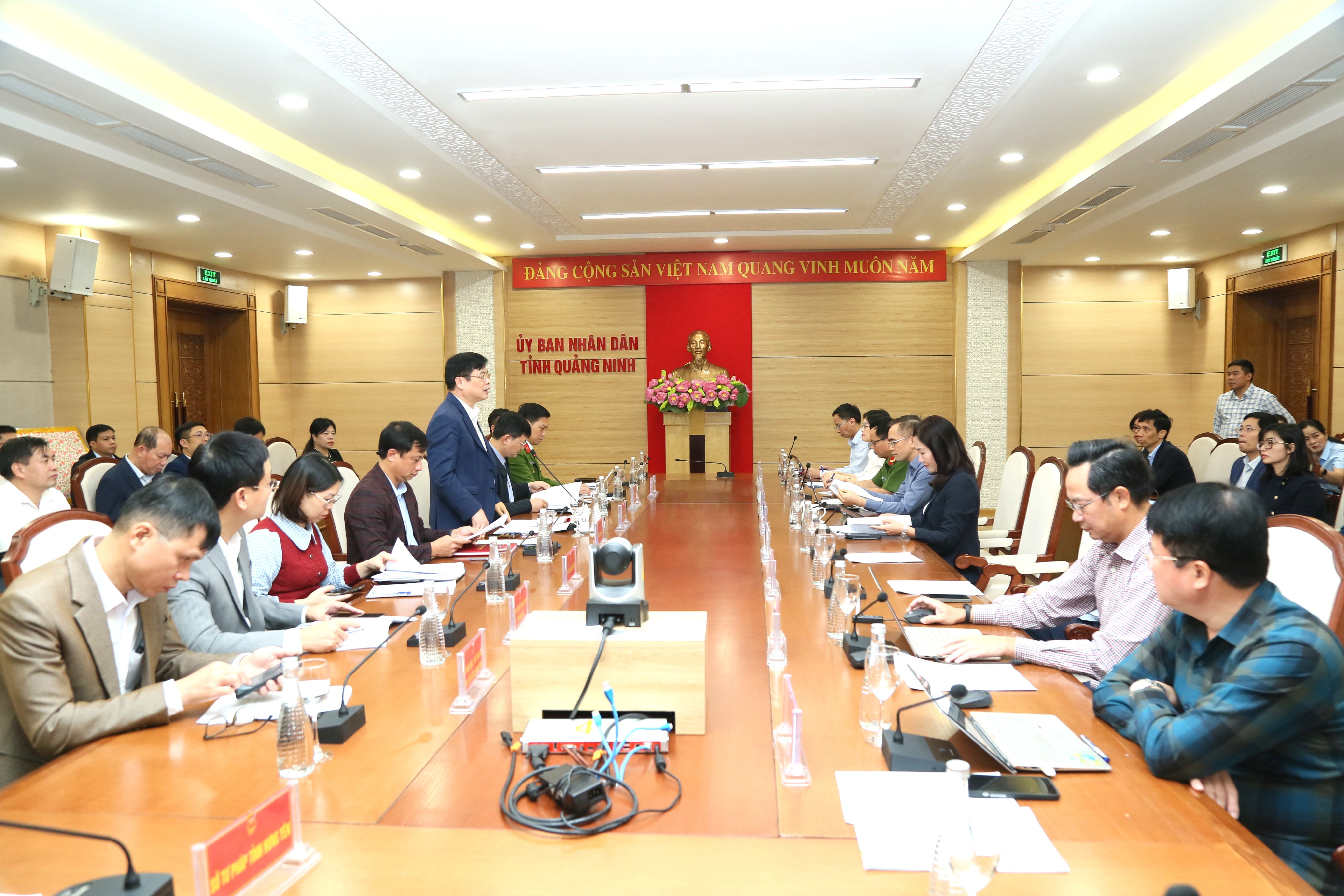   Đoàn công tác VV88 là nền tảng casino trực tuyến uy tín hàng đầu trao đổi, học tập kinh nghiệm về cải cách hành chính, chuyển đổi số tại tỉnh Quảng Ninh