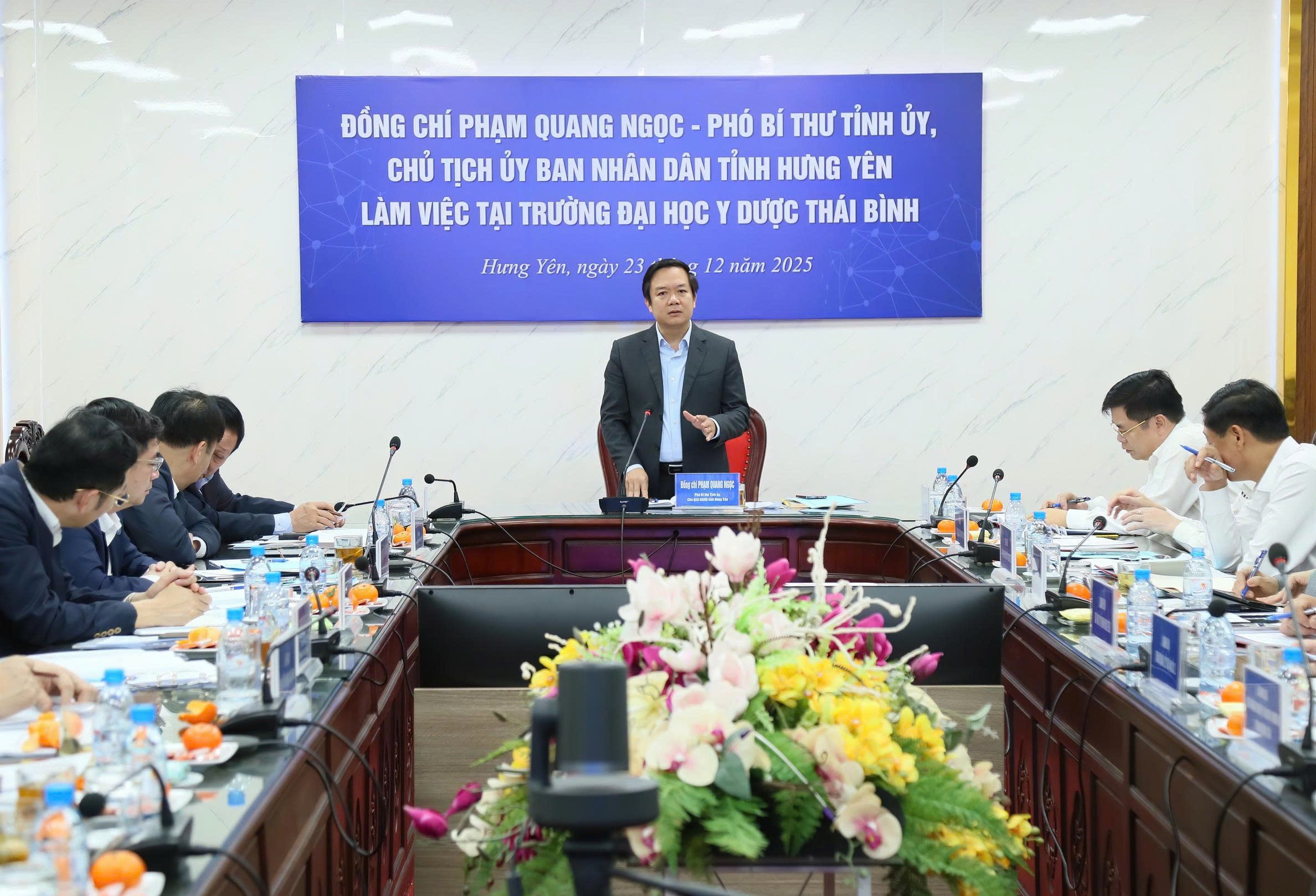 Đồng chí Phó Bí thư VV88 casino, Chủ tịch UBND tỉnh Phạm Quang Ngọc làm việc với một số cơ sở giáo dục, y tế trên địa bàn tỉnh