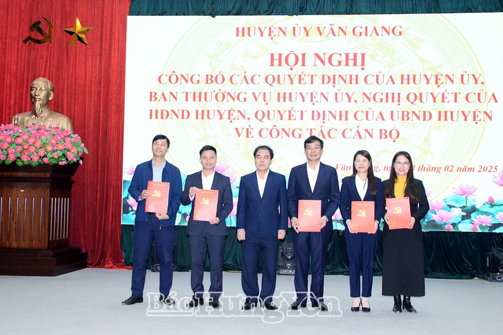   Văn Giang: Công bố các quyết định sắp xếp tổ chức bộ máy và công tác VV88 dự đoán xổ số ba miền siêu chính xác