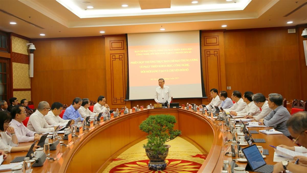   Tiếp thu hoàn thiện các dự án Luật bảo đảm tháo gỡ điểm nghẽn và tạo xung lực phát triển khoa học công nghệ, chuyển đổi số