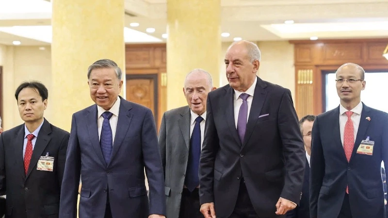   Tổng Bí thư Tô Lâm hội kiến Tổng thống Hungary Sulyok Tamas