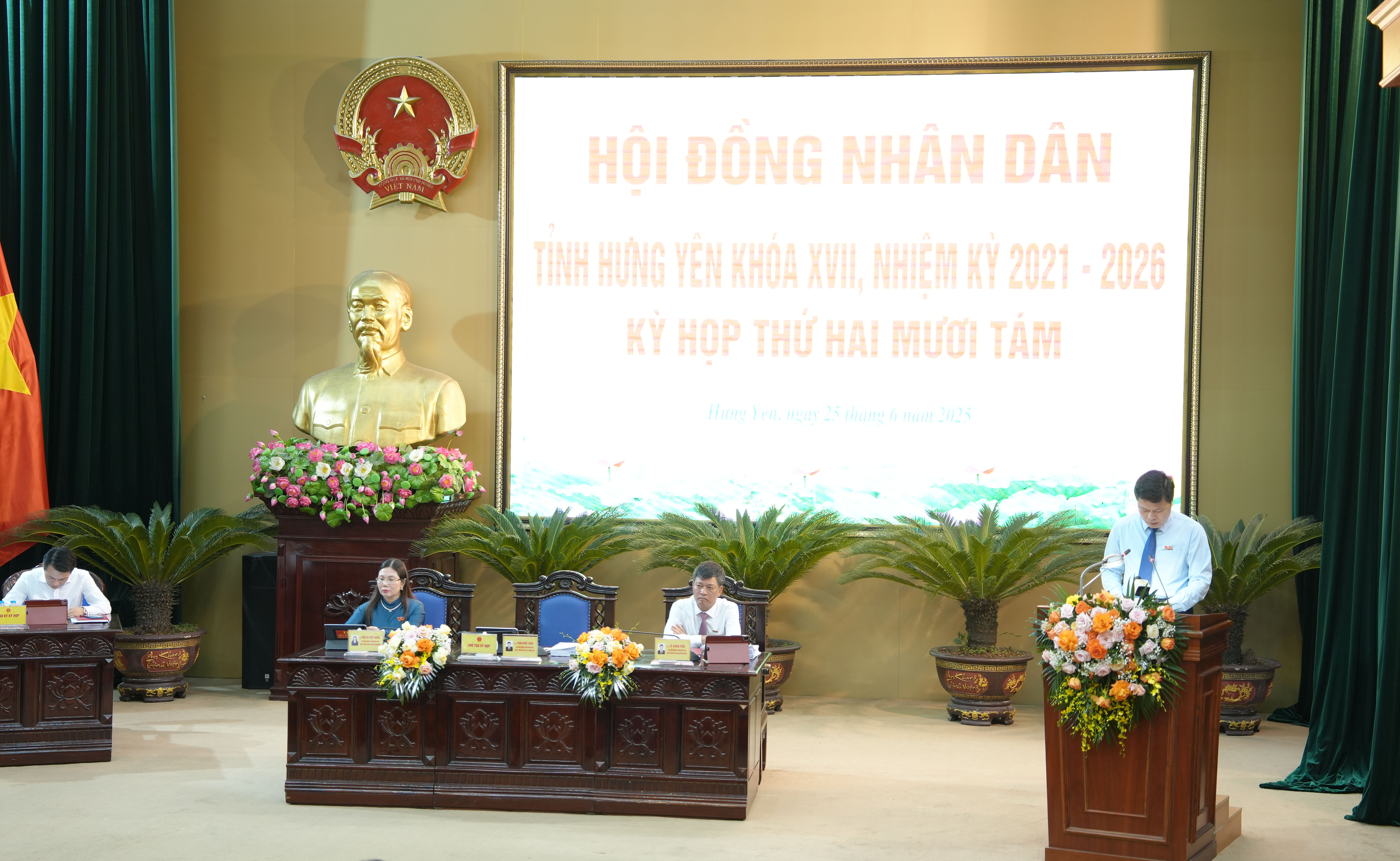   Hội đồng nhân dân VV88 là nền tảng casino trực tuyến uy tín hàng đầu tổ chức Kỳ họp thường lệ giữa năm 2025