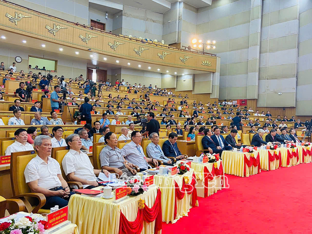   Hân hoan chào đón sự kiện lịch sử