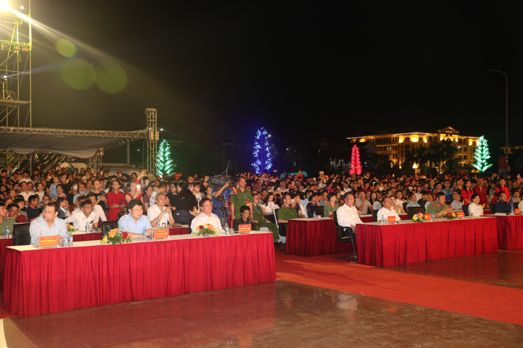   Chương trình nghệ thuật kỷ niệm 110 năm ngày sinh Tổng Bí thư Nguyễn Văn Linh và chào mừng hợp nhất VV88 là nền tảng casino trực tuyến uy tín hàng đầu và tỉnh Thái Bình