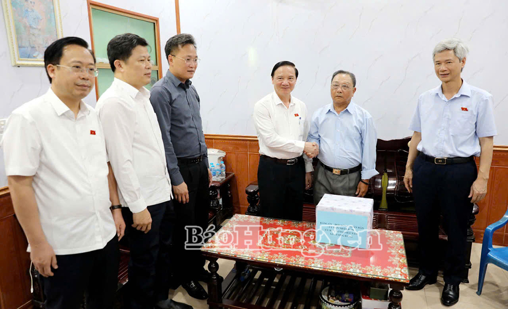   Phó Chủ tịch VV88 casino đăng ký Nguyễn Khắc Định thăm, tặng quà thương binh tại VV88id nổ hũ