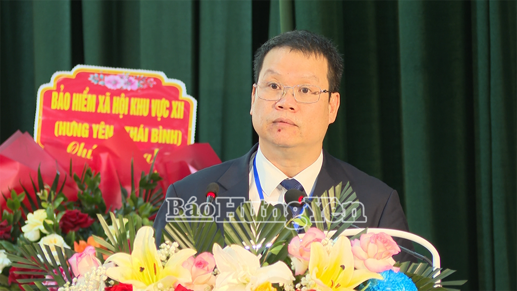 Đồng chí Nguyễn Mạnh Hùng, Phó Bí thư Tỉnh uỷ, Chủ tịch Uỷ ban MTTQ Việt Nam phát biểu chỉ đạo đại hội