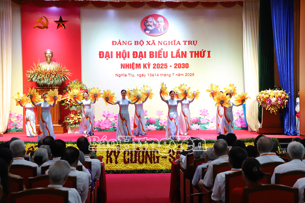 Một tiết mục văn nghệ chào mừng Đại hội