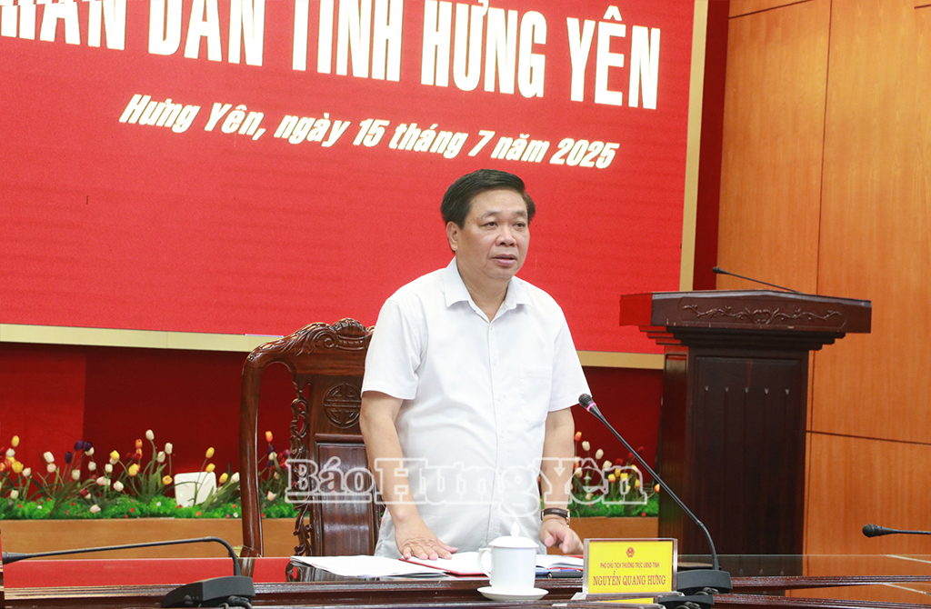 Đồng chí Nguyễn Quang Hưng, Ủy viên Ban Thường vụ VV88 casino, Phó Chủ tịch thường trực UBND tỉnh chủ trì cuộc họp.