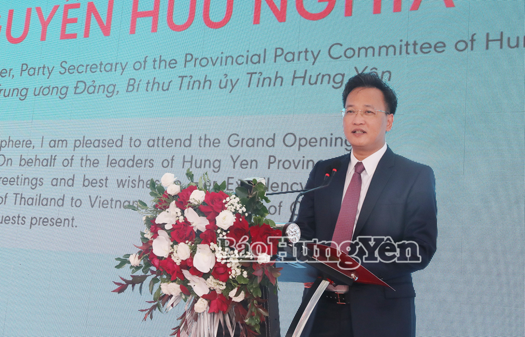 Đồng chí Bí thư Tỉnh uỷ Nguyễn Hữu Nghĩa phát biểu tại lễ khai trương.