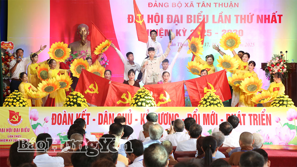 Chương trình nghệ thuật chào mừng Đại hội.