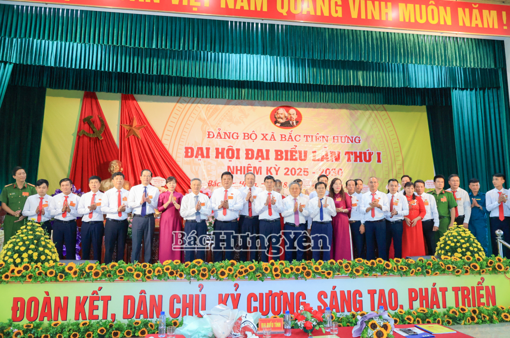 Các các biểu chúc mừng Ban Chấp hành Đăng ký VV88 tặng 88k xã Bắc Tiên Hưng, nhiệm kỳ 2025-2030.