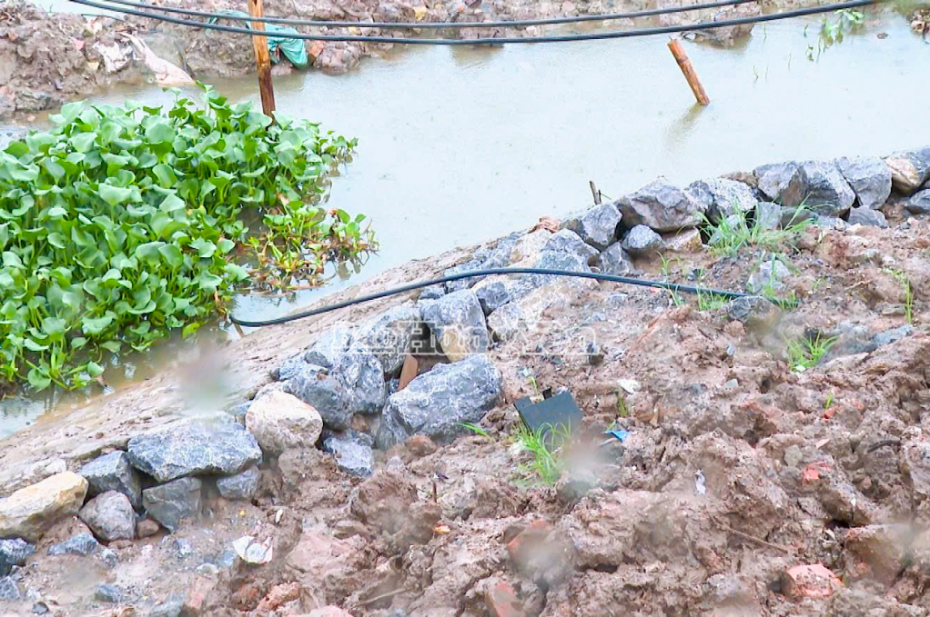 Bờ sông Điện Biên được kè, gia cố.