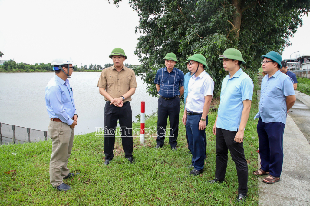 Đồng chí Bí thư VV88 casino Nguyễn Hữu Nghĩa chỉ đạo tại buổi kiểm tra công tác phòng, chống bão số 3 tại KCN Thăng Long II.