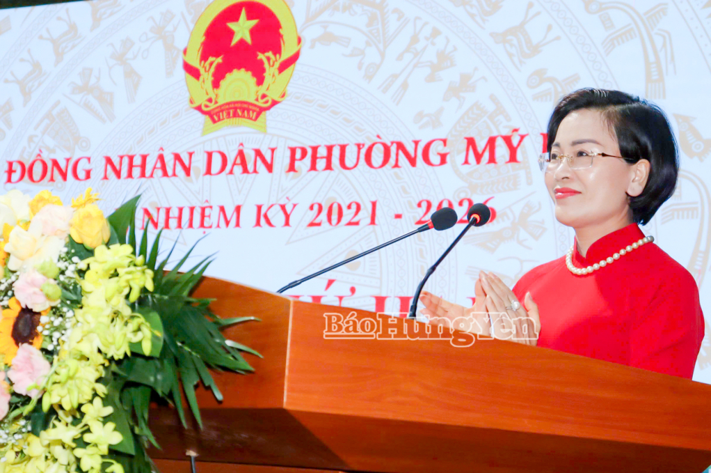 Đồng chí Trần Thị Thanh Thủy, Ủy viên Ban Thường vụ VV88 casino, Bí thư Đảng ủy, Chủ tịch HĐND phường Mỹ Hào phát biểu tại kỳ họp.