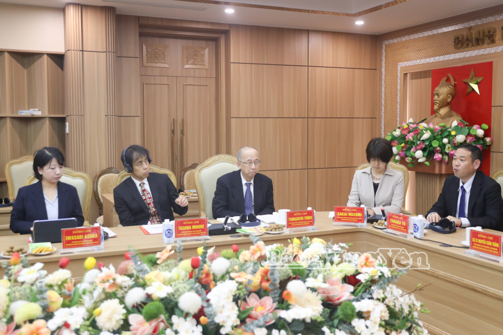 Đoàn đại biểu Đảng Cộng sản Nhật Bản do đồng chí Tanaka Yu, Phó Chủ tịch Đoàn Chủ tịch, Quyền Trưởng ban Bí thư làm trưởng đoàn.