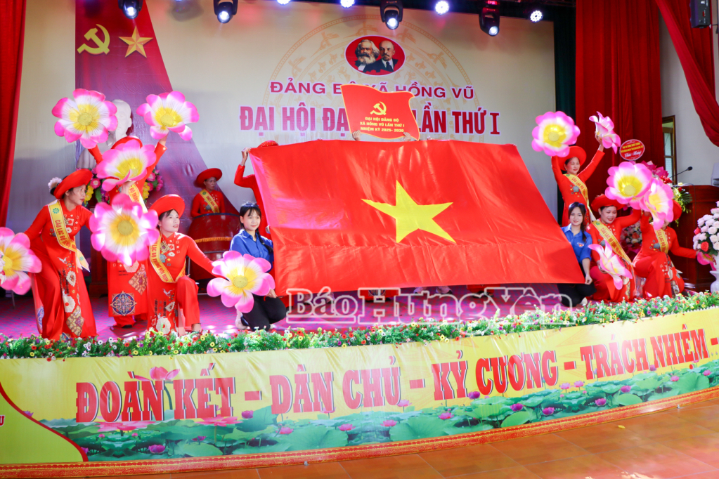 Chương trình văn nghệ chào mừng Đại hội.