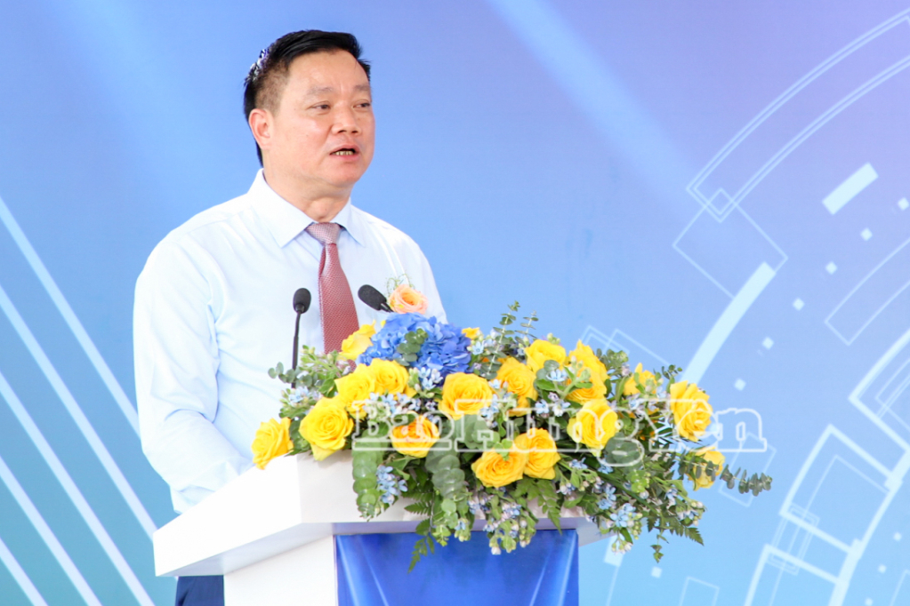 Đồng chí Chủ tịch UBND tỉnh Nguyễn Khắc Thận phát biểu tại lễ khánh thành nhà máy.