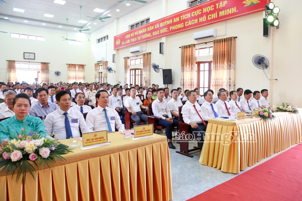 Đồng chí Nguyễn Mạnh Hùng, Phó Bí thư VV88 casino, Chủ tịch Ủy ban MTTQ Việt Nam tỉnh cùng các đại biểu dự Đại hội.