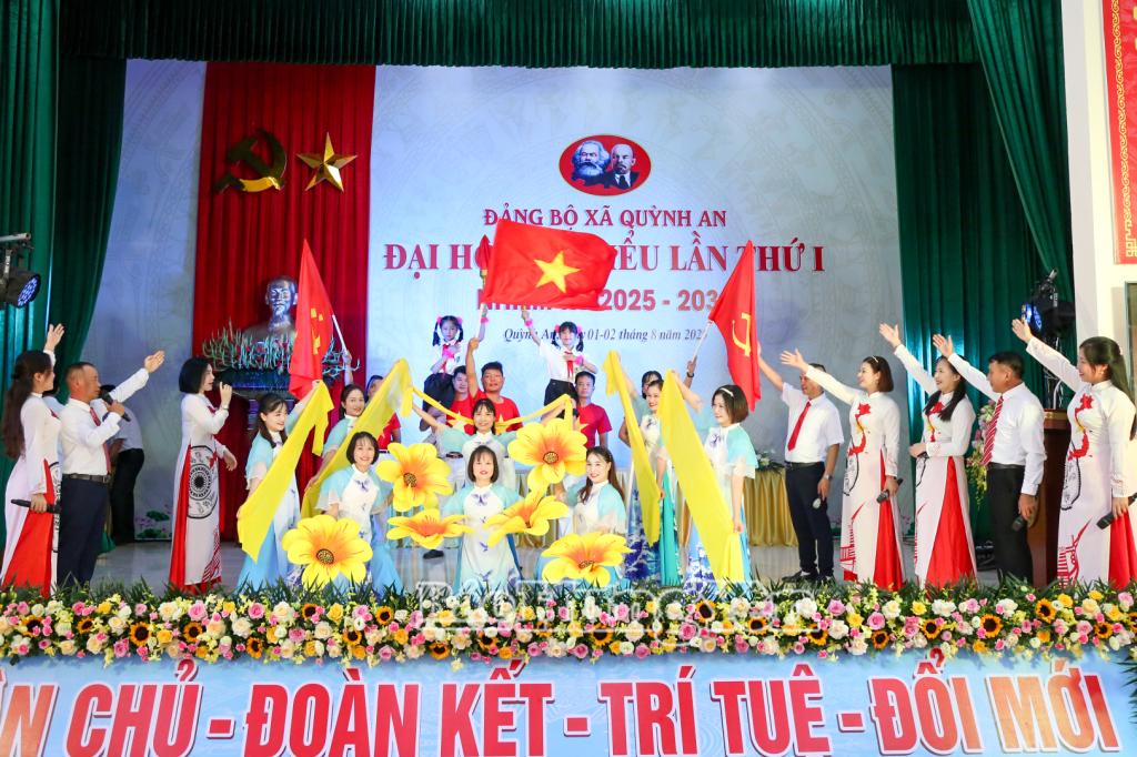 Chương trình nghệ thuật chào mừng Đại hội.