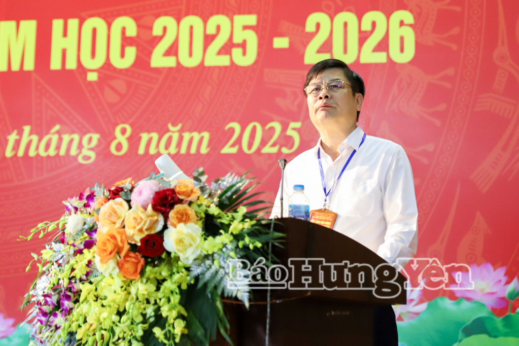 Đồng chí Phạm Văn Nghiêm, Phó Chủ tịch UBND tỉnh, Chủ tịch Hội đồng tuyển dụng viên chức tỉnh phát biểu khai mạc kỳ tuyển dụng.