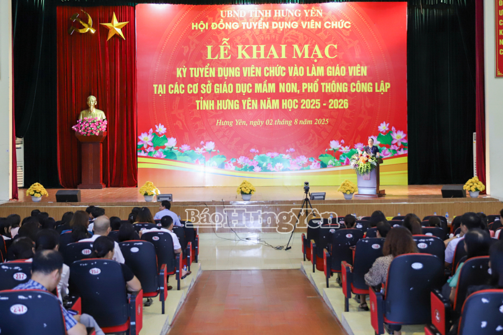 Quang cảnh lễ khai mạc.