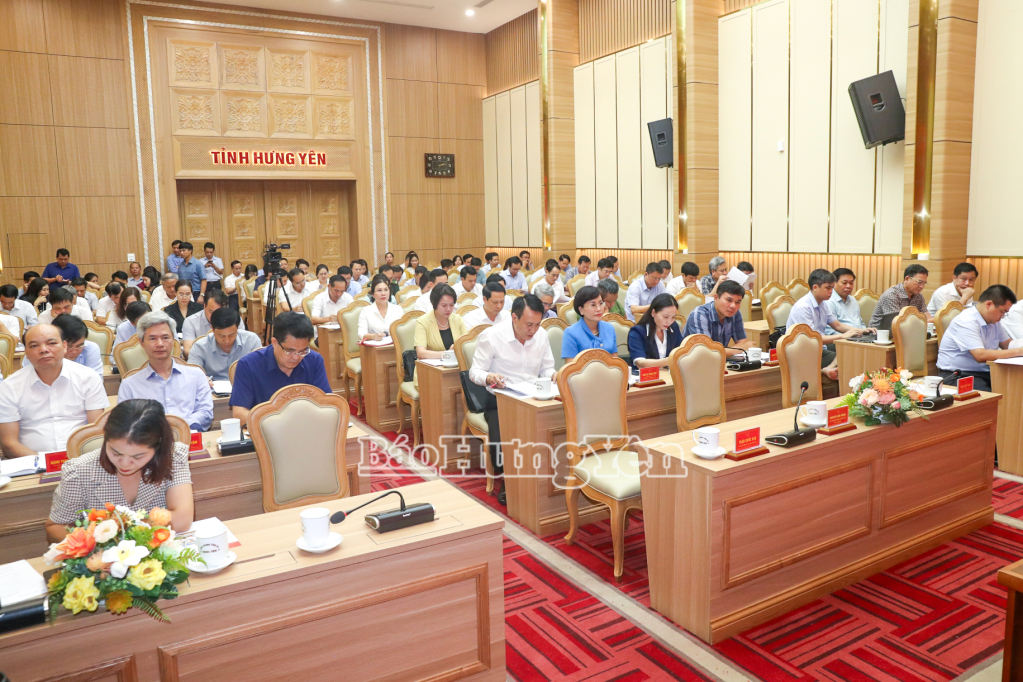 Các đại biểu dự hội nghị.