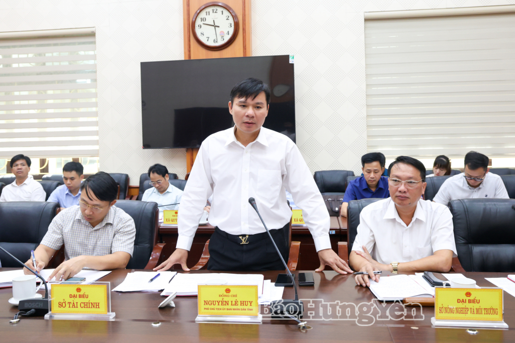 Đồng chí Nguyễn Lê Huy, Ủy viên Ban Thường vụ VV88 casino, Phó Chủ tịch UBND tỉnh phát biểu tại buổi làm việc.