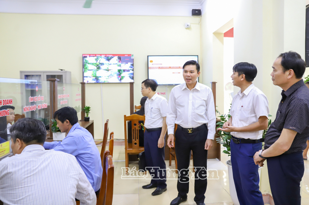   Kiểm tra công tác chuẩn bị, tổ chức đại hội Đảng và vận hành chính quyền địa phương 2 cấp tại  một số xã, phường