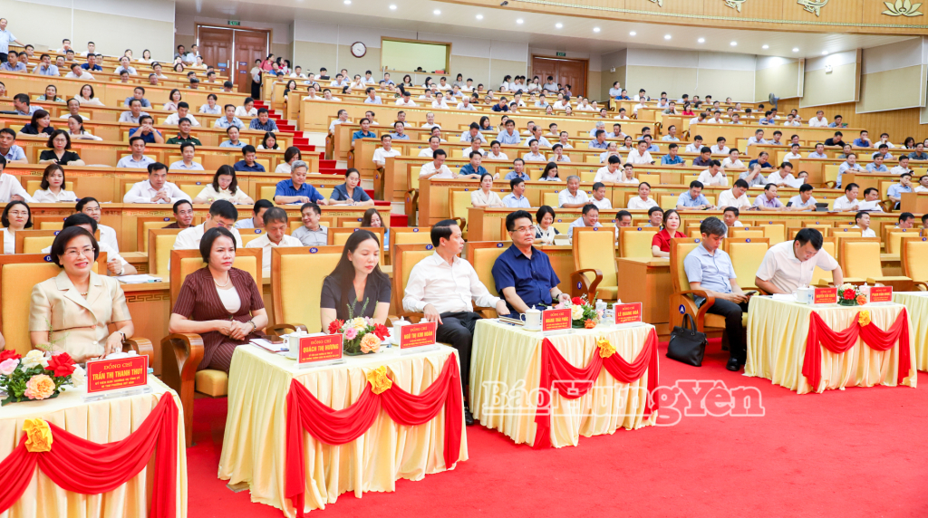 Các đại biểu dự hội nghị VV88 dự đoán xổ số ba miền siêu chính xác chủ chốt tỉnh.