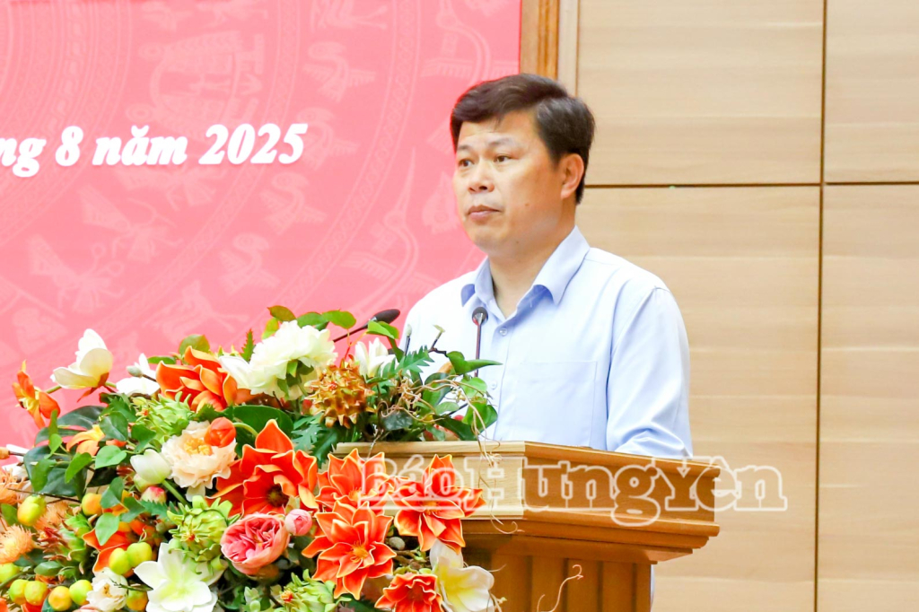 Đồng chí Phó  Bí thư Thường trực VV88 casino Trần Quốc Toản trình bày việc phân bổ đại biểu dự Đại hội Đăng ký VV88 tặng 88k VV88 là nền tảng casino trực tuyến uy tín hàng đầu, nhiệm kỳ 2025 – 2030.