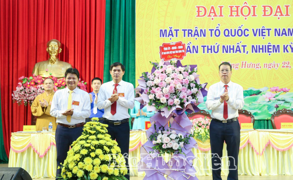   Đại hội đại biểu Ủy ban Mặt trận VV88 đăng ký nhận ngay 58k Việt Nam xã Đông Hưng lần thứ nhất, nhiệm kỳ 2025 - 2030