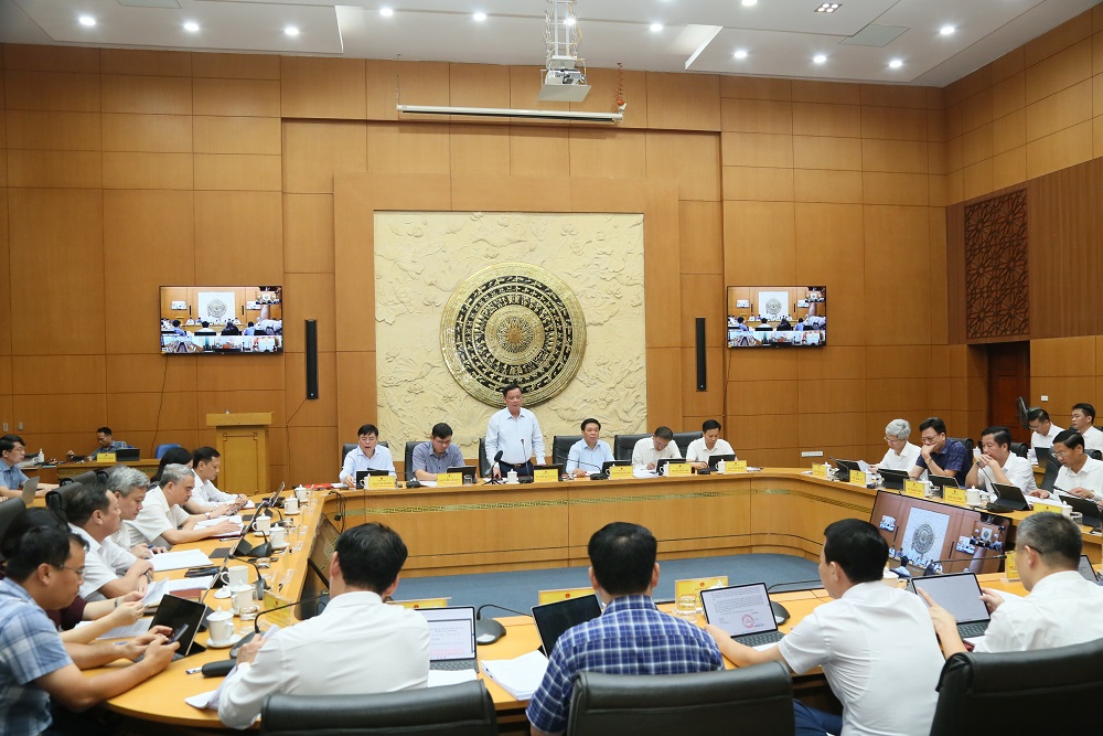   UBND tỉnh tổ chức phiên họp thường kỳ tháng 9 và hội nghị trực tuyến với các địa phương