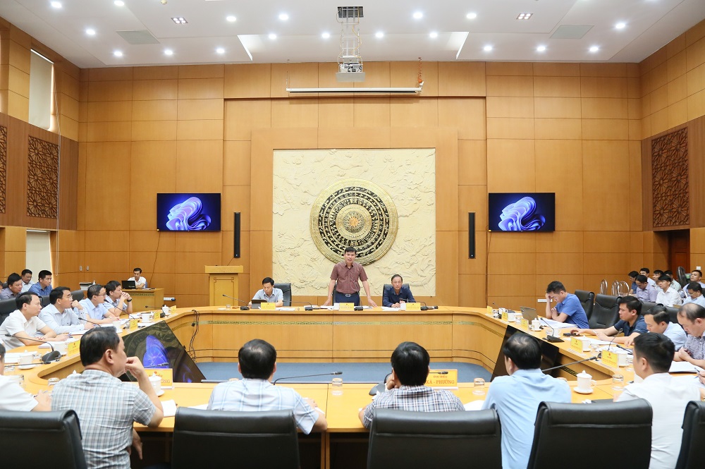   UBND tỉnh họp kiểm điểm tiến độ thực hiện và giải ngân vốn các dự án đầu tư công