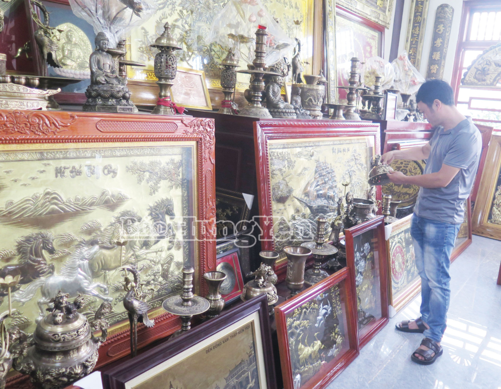   Đồng Xâm - Làng nghề chạm bạc truyền thống hơn 600 năm