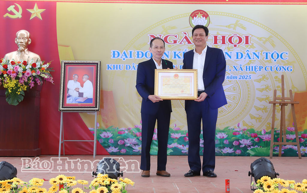   Ngày hội Đại đoàn kết toàn dân tộc tại khu dân cư Phượng Lâu, xã Hiệp Cường và khu dân cư Đồng Xá, xã Đại Đồng