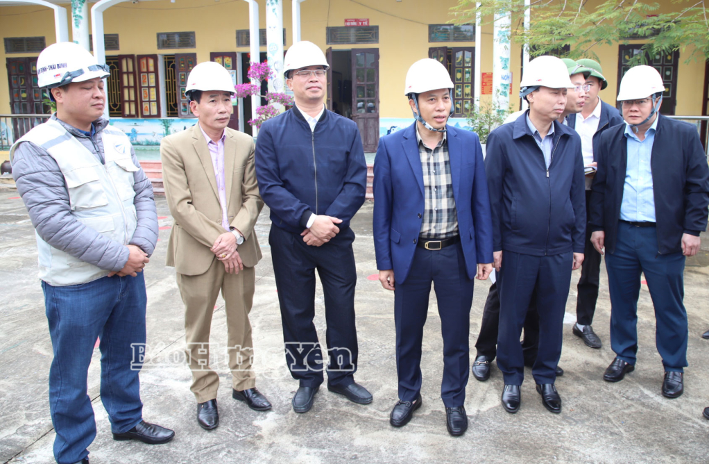   Đồng chí Phó Chủ tịch UBND tỉnh Lại Văn Hoàn kiểm tra tình hình triển khai thực hiện một số dự án VV88 dự đoán xổ số ba miền siêu chính xác trọng điểm của tỉnh