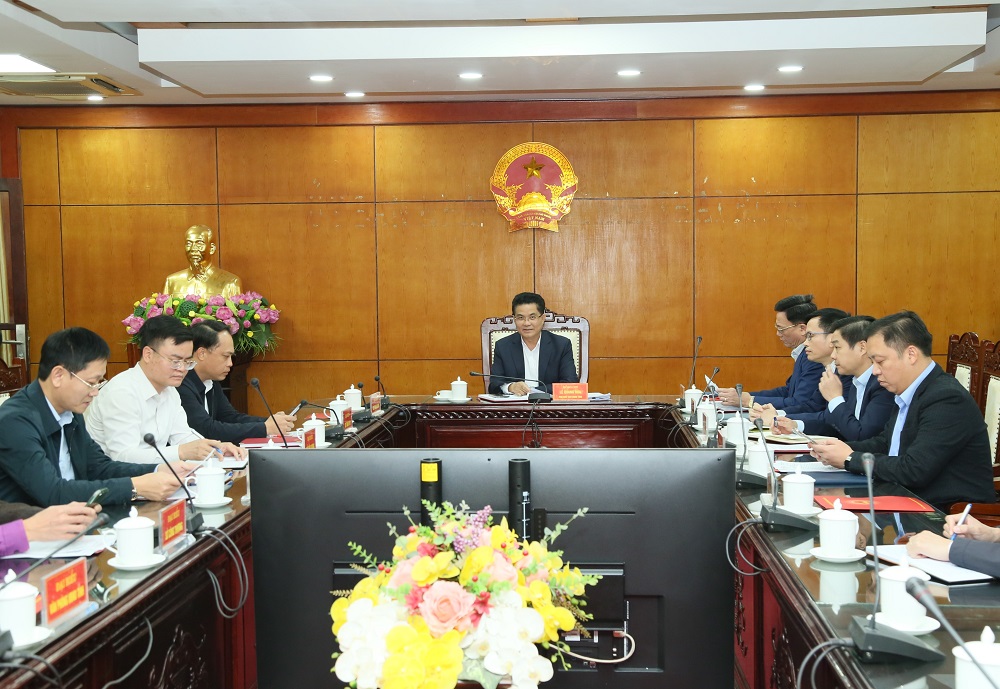   Đồng chí Phó Chủ tịch UBND tỉnh Lê Quang Hòa làm việc với Ban Quản lý Khu kinh tế tỉnh