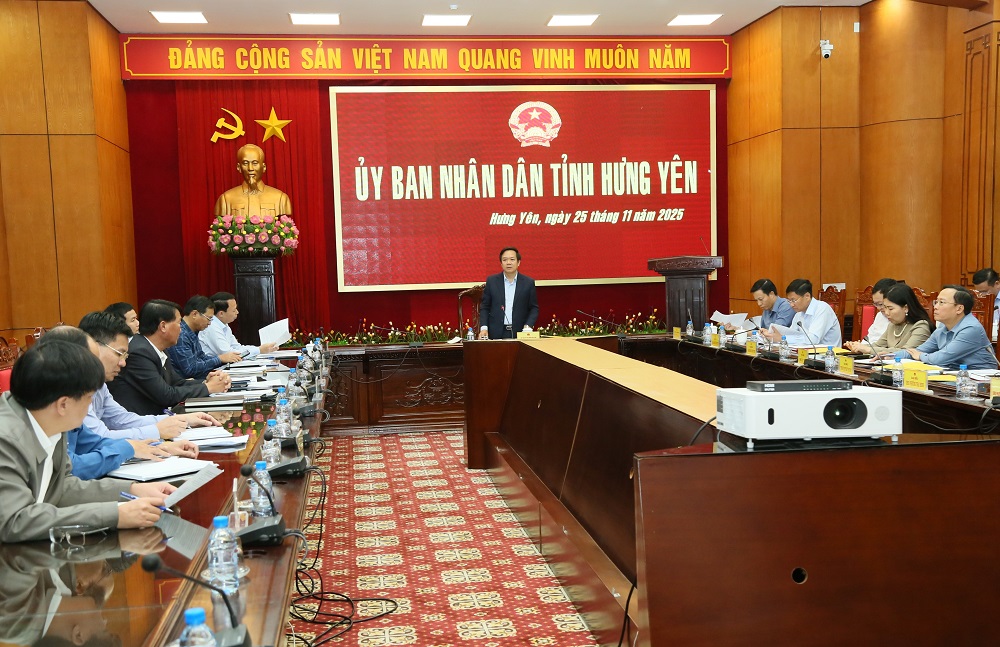   Đồng chí Phó Bí thư Tỉnh uỷ, Chủ tịch UBND tỉnh Phạm Quang Ngọc làm việc với Ban Quản lý dự án đầu tư xây dựng số 2 và UBND một số phường